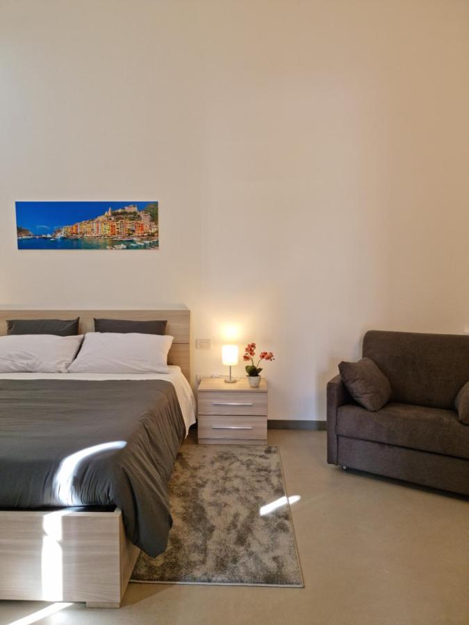 Byron Rooms Специя Стая снимка